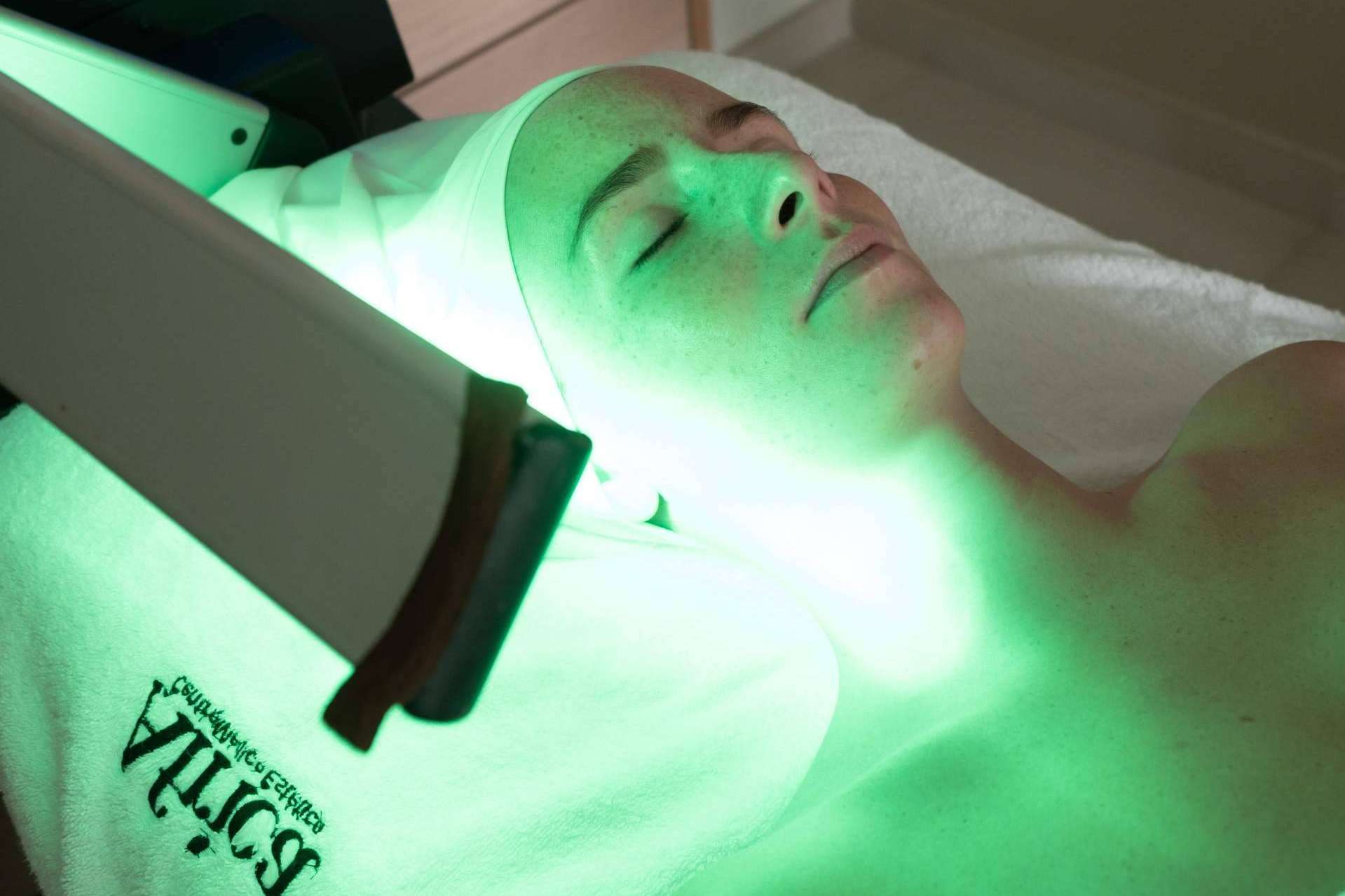 Programa Hydra-gloy de África Centro Médico Estético ¿Cómo rejuvenecer la piel a través de la luz pulsada?