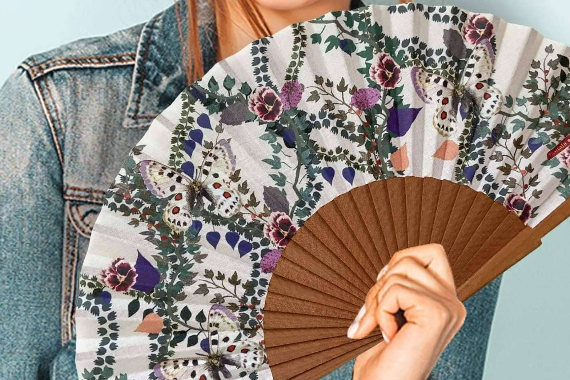 Los abanicos artesanales de Santacana permiten disfrutar del verano con estilo