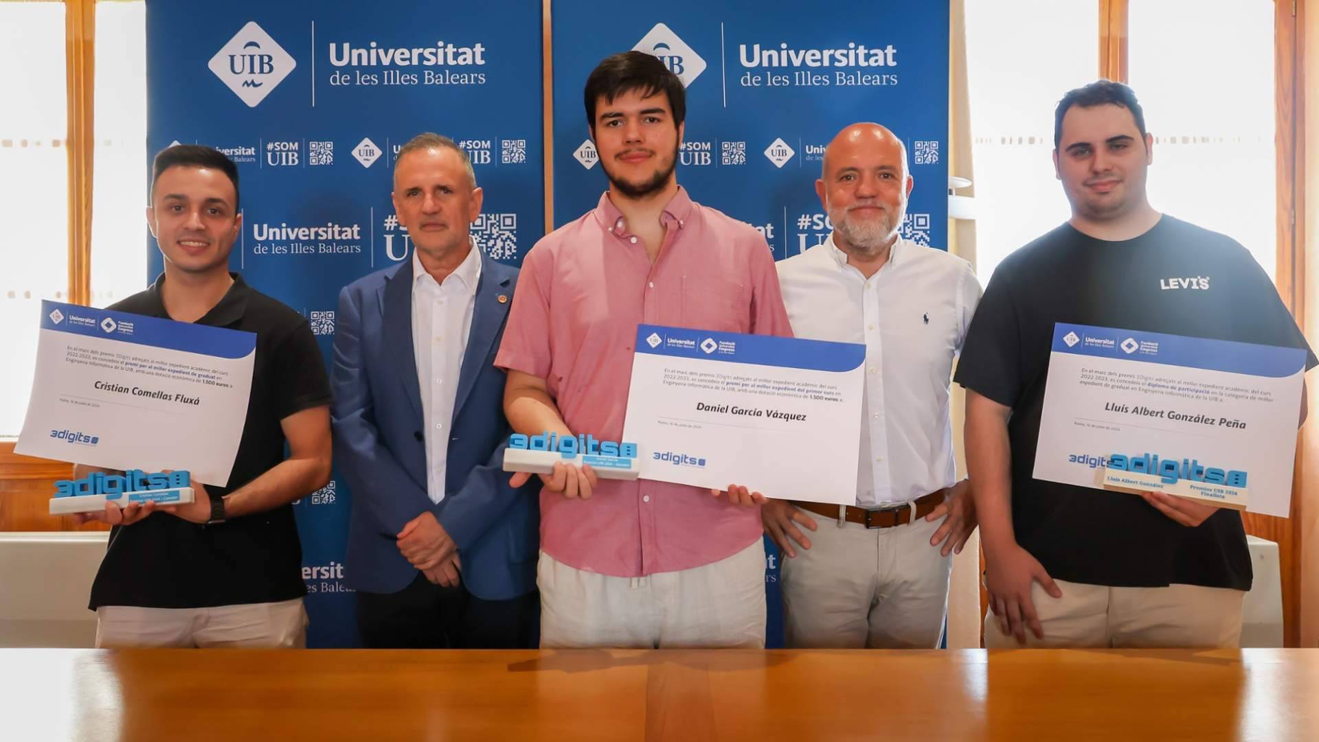 Acto de entrega de los premios 3digits en Ingeniería Informática de la UIB