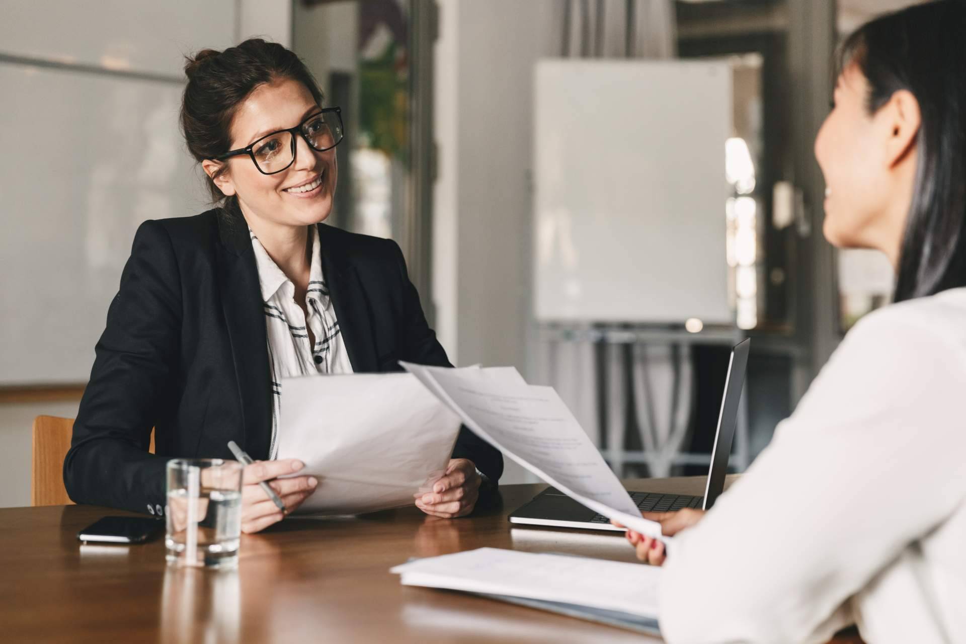 Enai E-Consulting Internacional ofrece un servicio personalizado de traductores jurados en Madrid