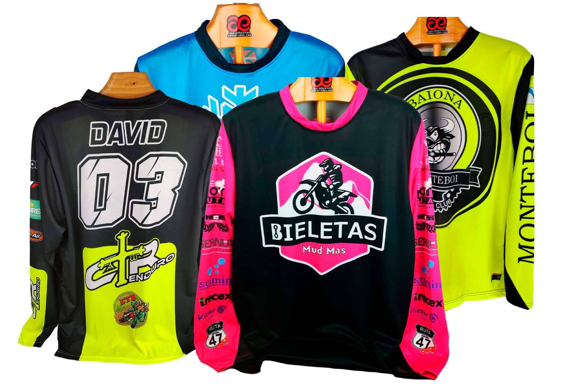 Equipación completa para pilotos offroad, calidad y personalización con ADHESIVOSEMBARRADOS