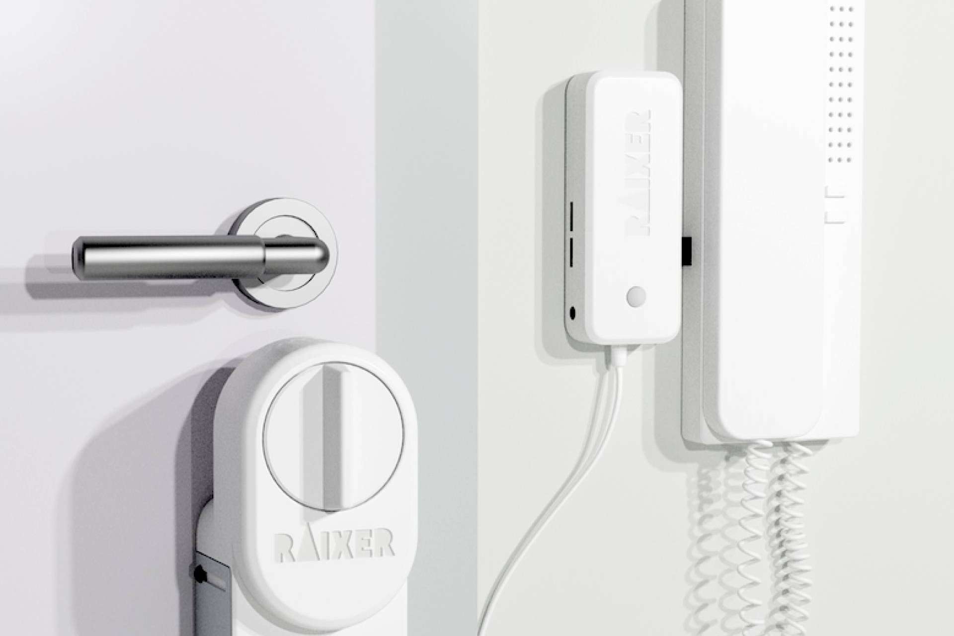 Con una cerradura inteligente Raixer es posible gestionar la apertura de una puerta a distancia