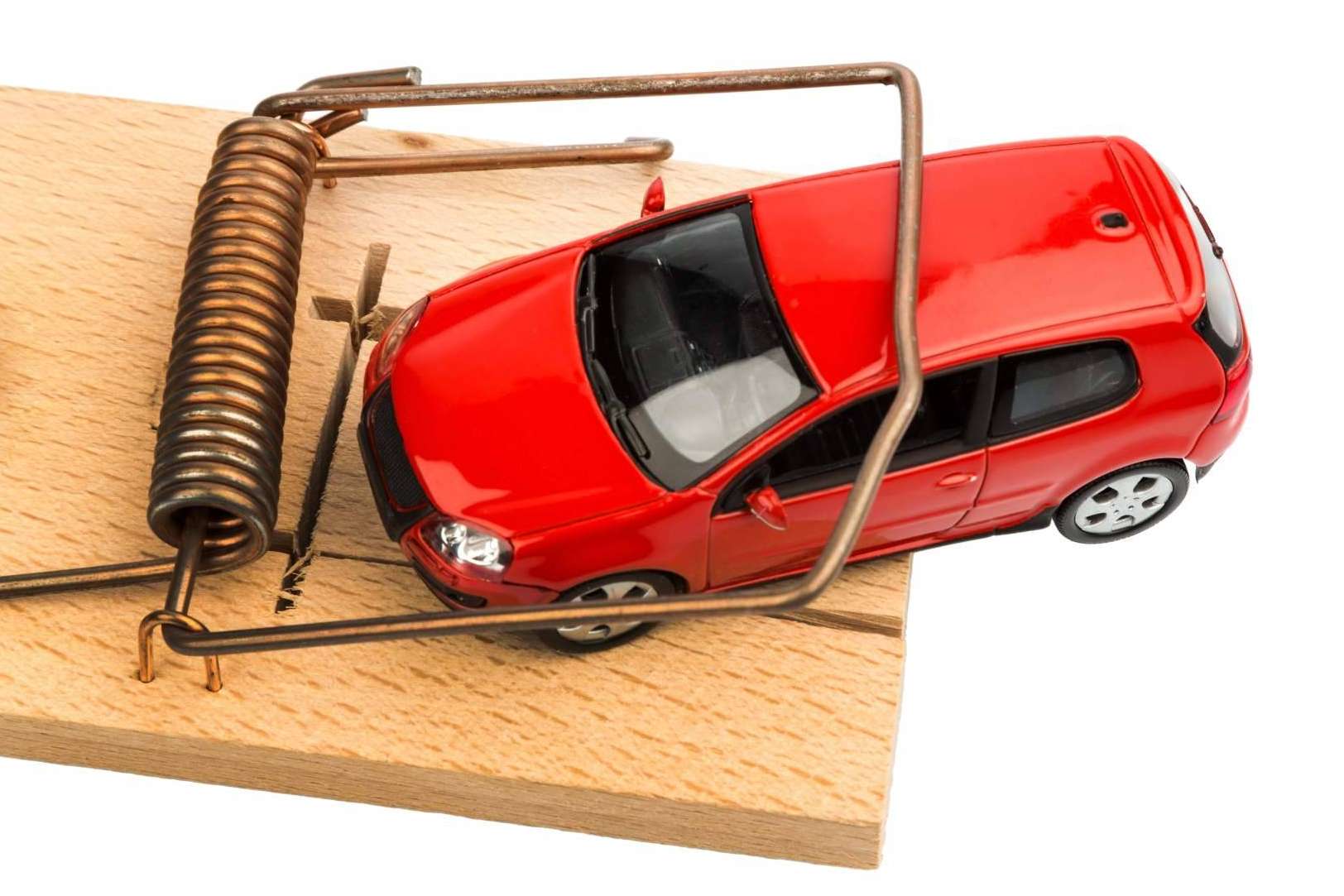 Cerciora analiza la incidencia del TAE en la financiación de coches