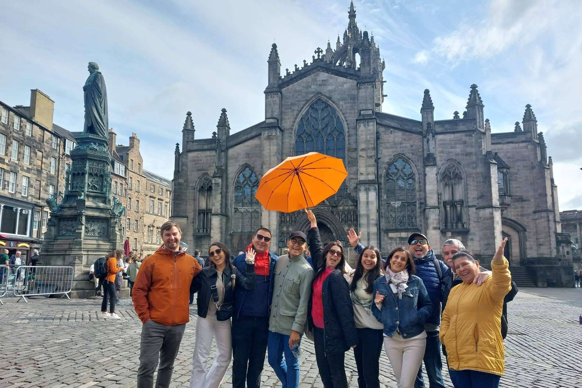 Entrevista con Katherin y Marta, de Edimburgo Tip Tours, sobre cómo descubrir la esencia de la capital escocesa