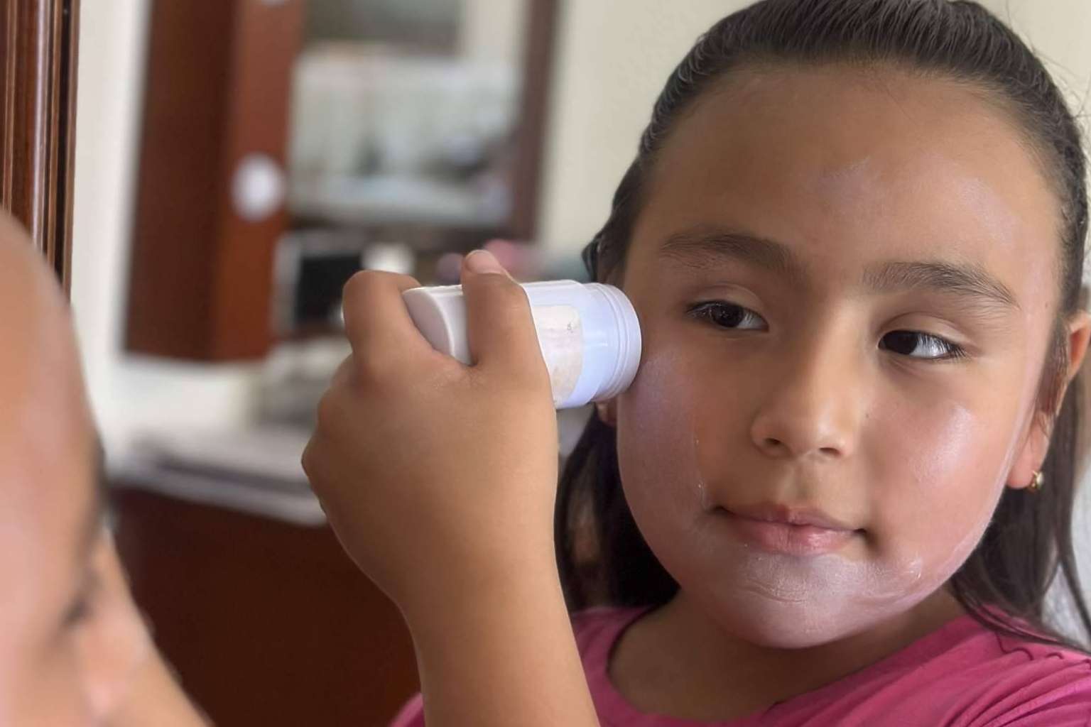 Janeth Arévalo advierte de los peligros del uso de productos cosméticos en infantes