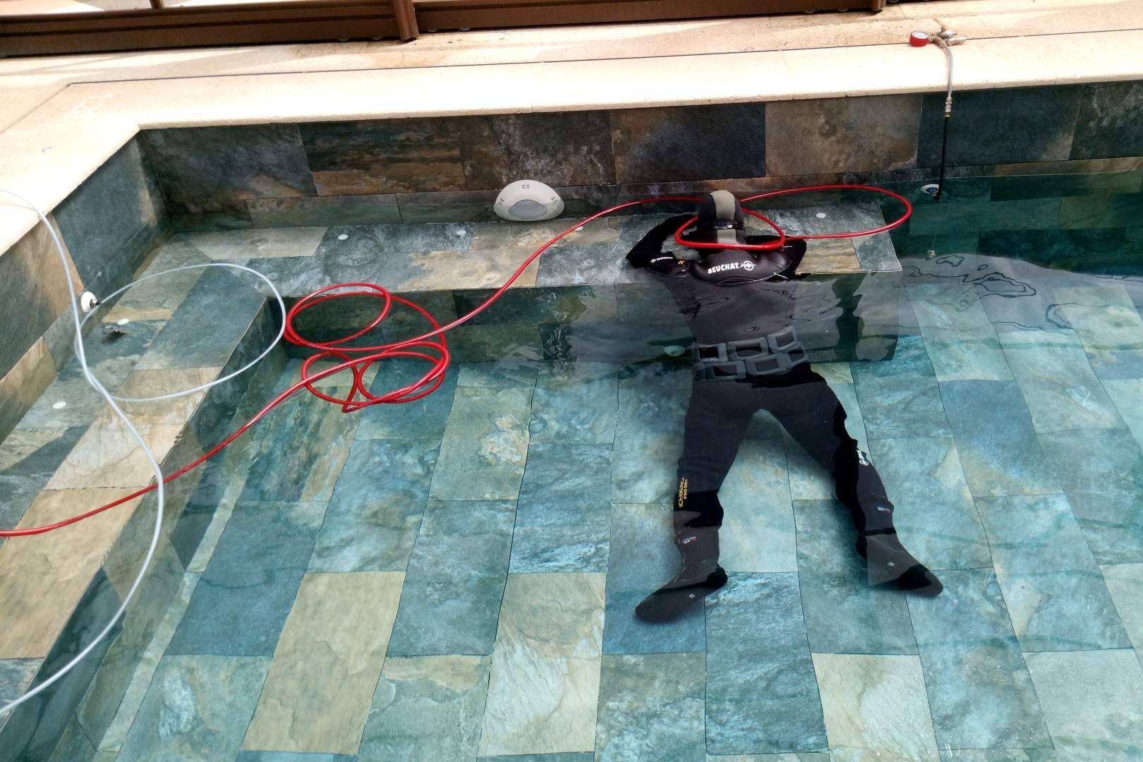 Telefuga; reparación de piscinas en Murcia sin obras, realizada por profesionales especializados