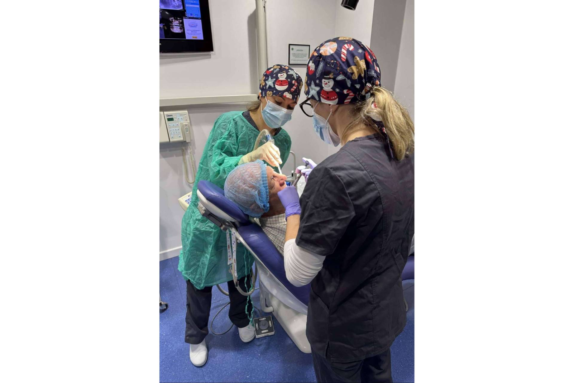 Año Nuevo, sonrisa nueva; Implantes dentales en la Clínica Dental Dr. Espinosa en Gijón