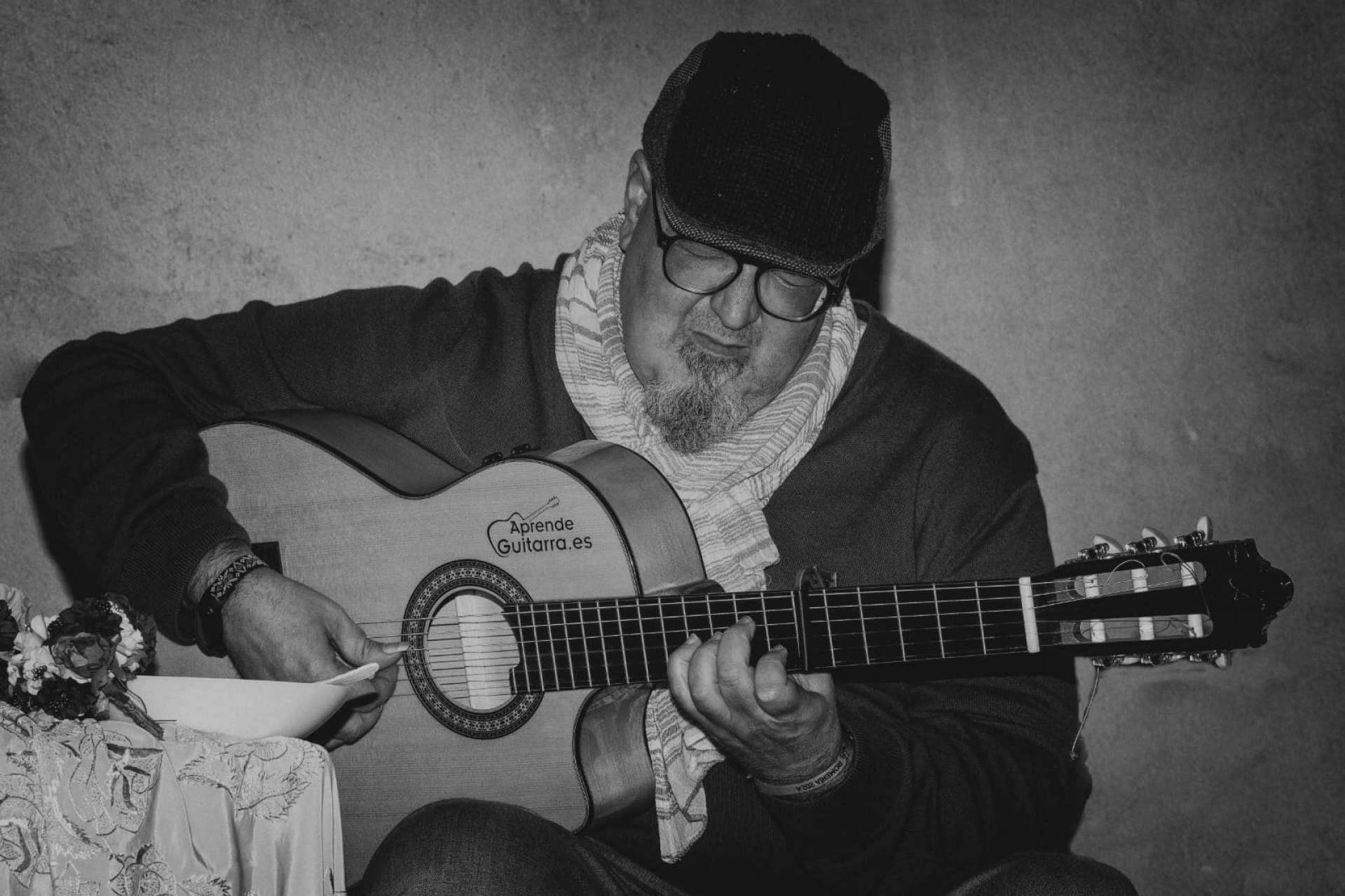 La enseñanza de guitarra flamenca se adapta al hogar con los innovadores cursos de Aprendeguitarra.es