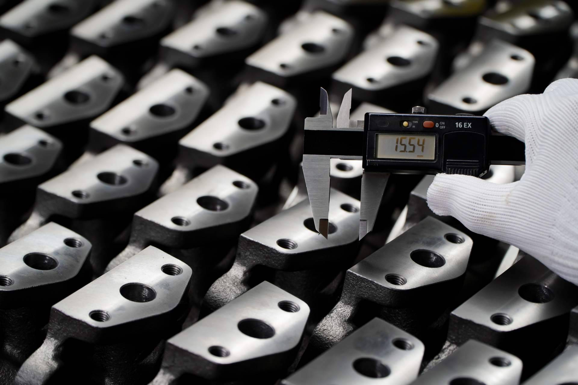 Decoletaje y mecanizado CNC; cómo Grumeber lidera en soluciones industriales