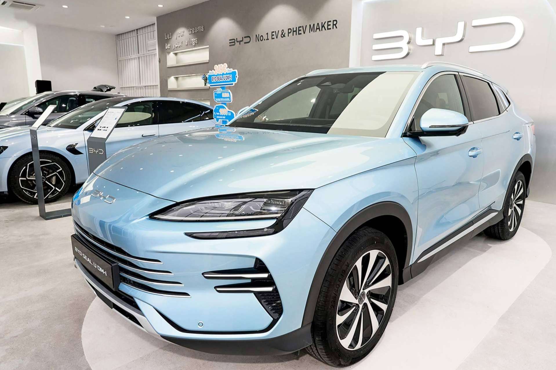 BYD abre dos nuevas tiendas en Cobo Calleja y Carabanchel