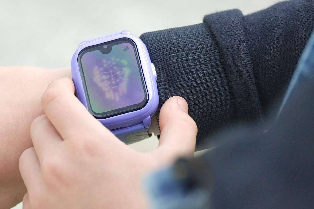 SaveFamily presenta su nuevo reloj inteligente con inteligencia artificial diseñada para la seguridad infantil