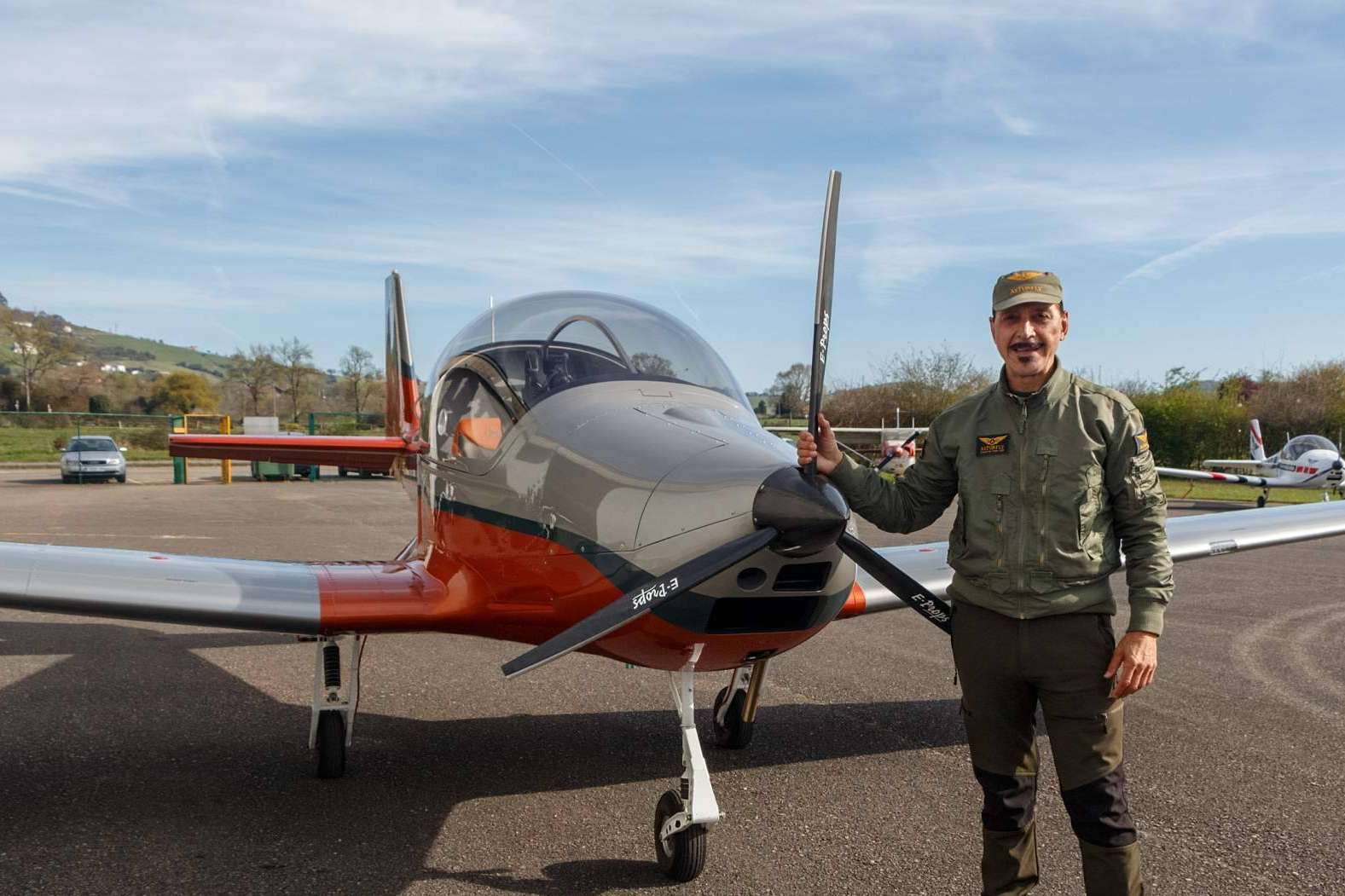La escuela Asturfly destaca en Asturias por su curso de piloto de ultraligero con 15 horas de vuelo reales