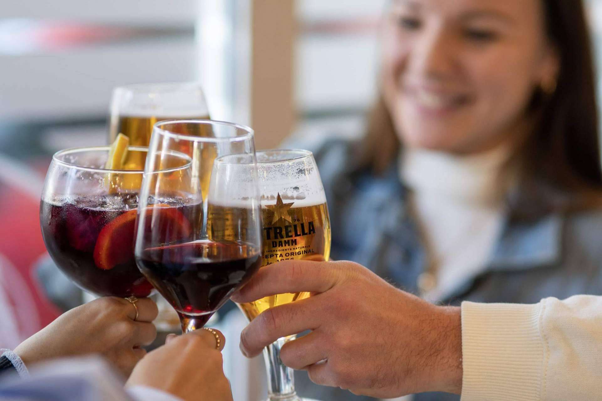 Pasa Tapas destaca como único restaurante abierto hasta tarde en la Barceloneta con cocina activa