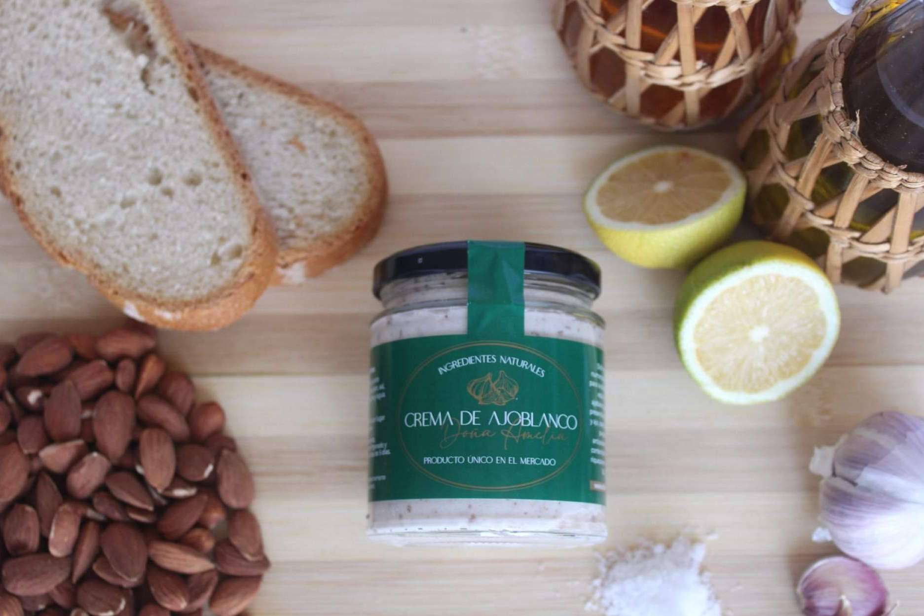 Ajoblanco artesanal; la receta centenaria malagueña que conquista el mercado español