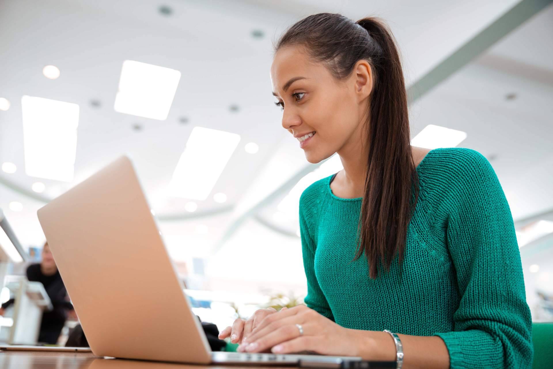 ENEB refuerza su liderazgo en formación con su oferta de máster online acreditado y enfoque flexible
