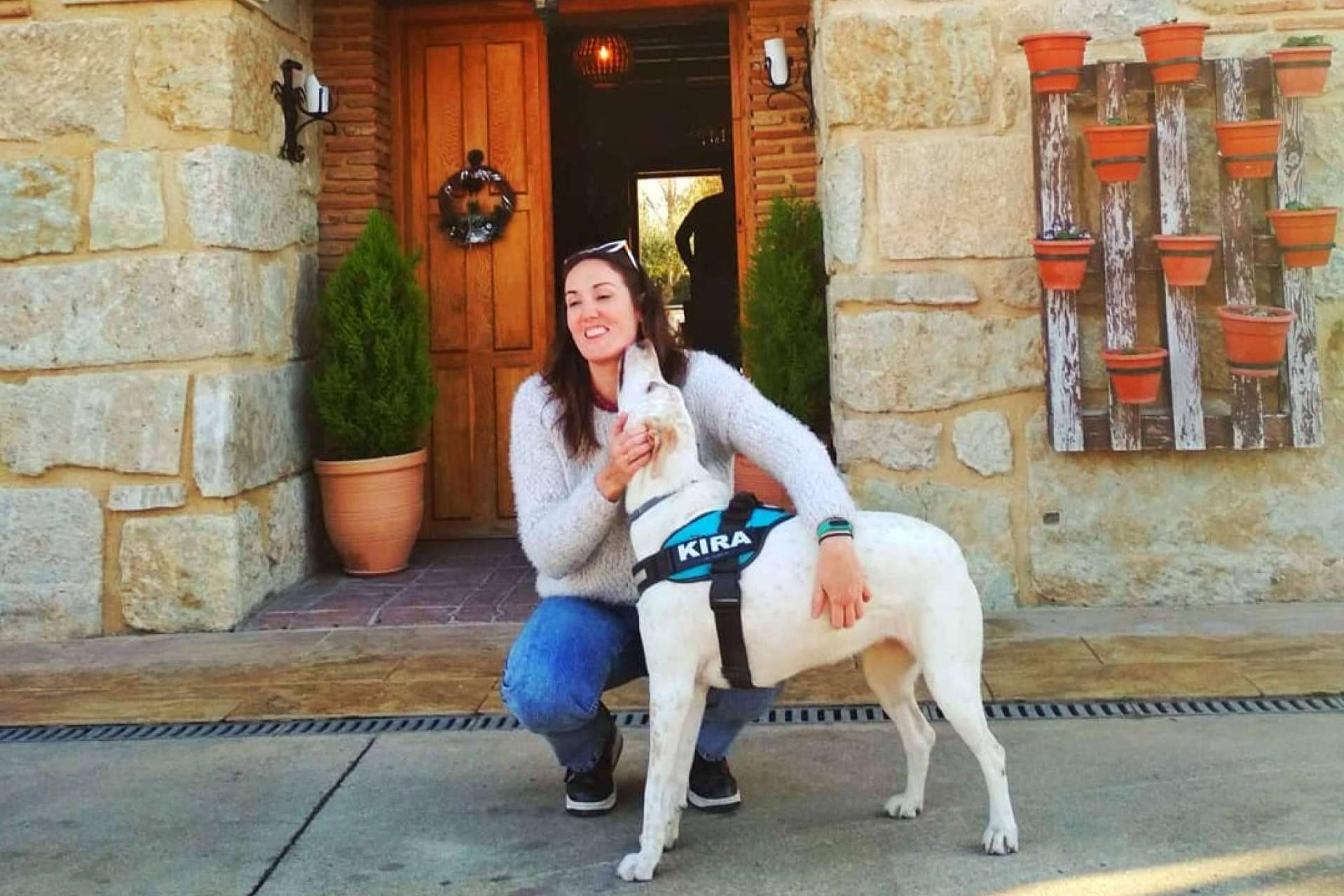 El turismo petfriendly de proximidad se consolida como alternativa sostenible para parejas que viajan con perro