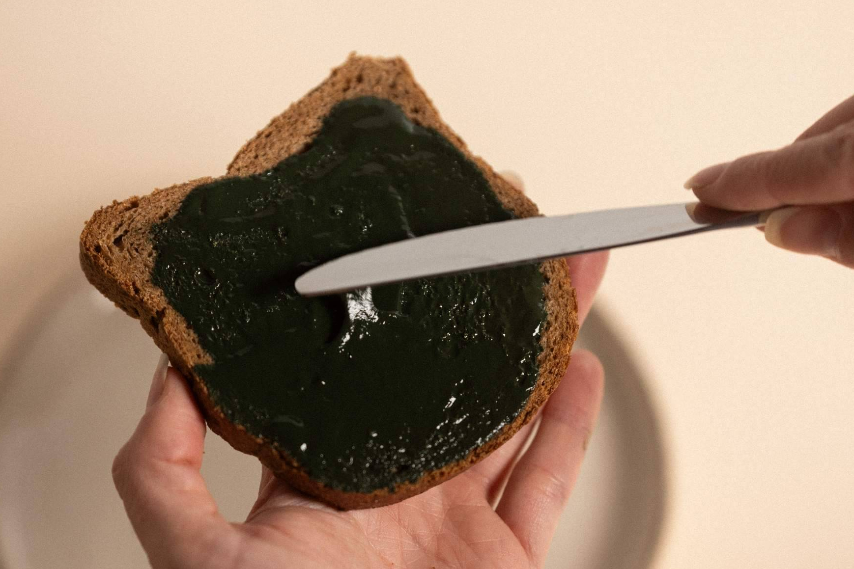 Producción artesanal de espirulina ecológica fresca, la propuesta de Blauver en España