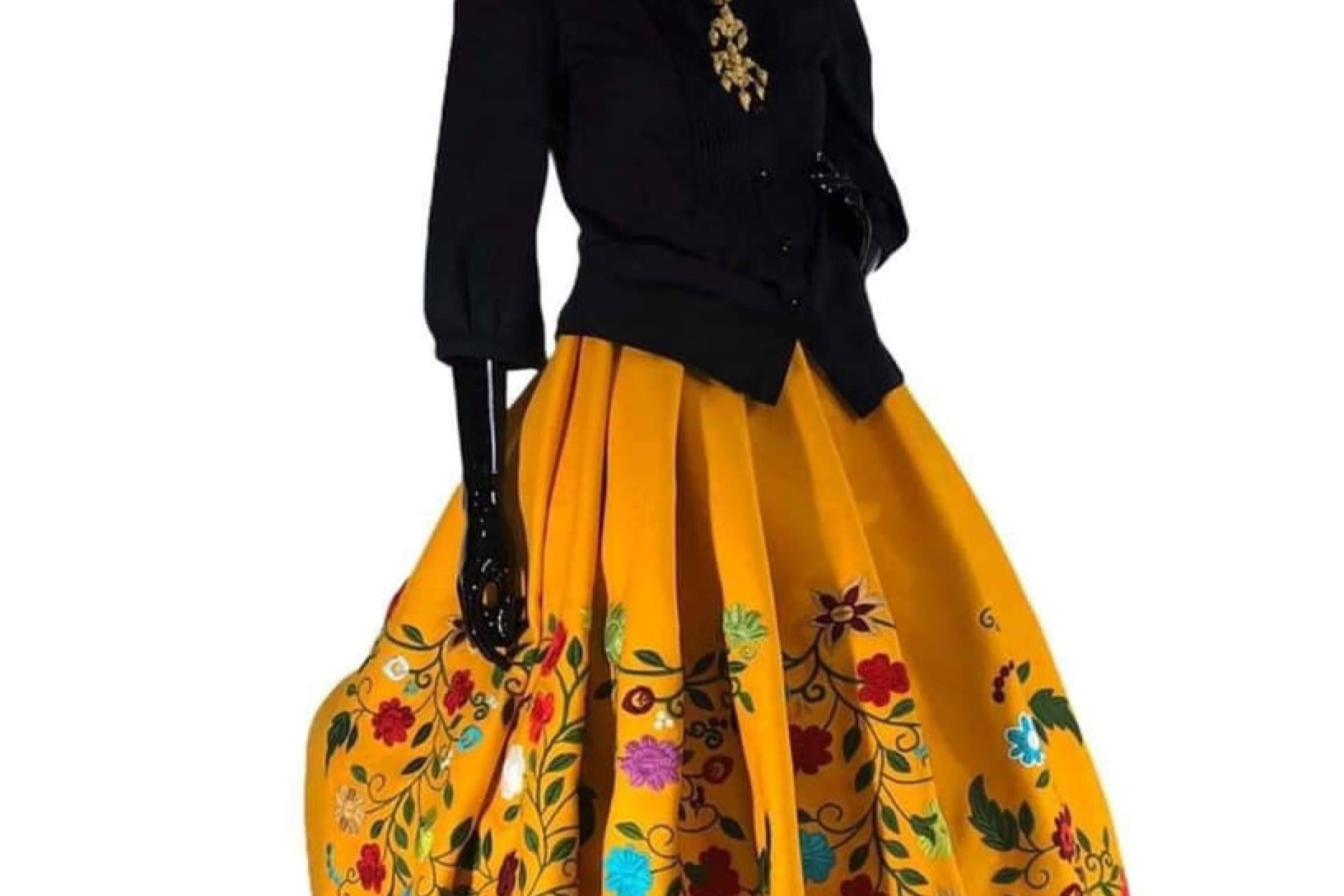 Indumentaria regional y moda folk con visión actual; la propuesta de SANCHA Tradición Popular