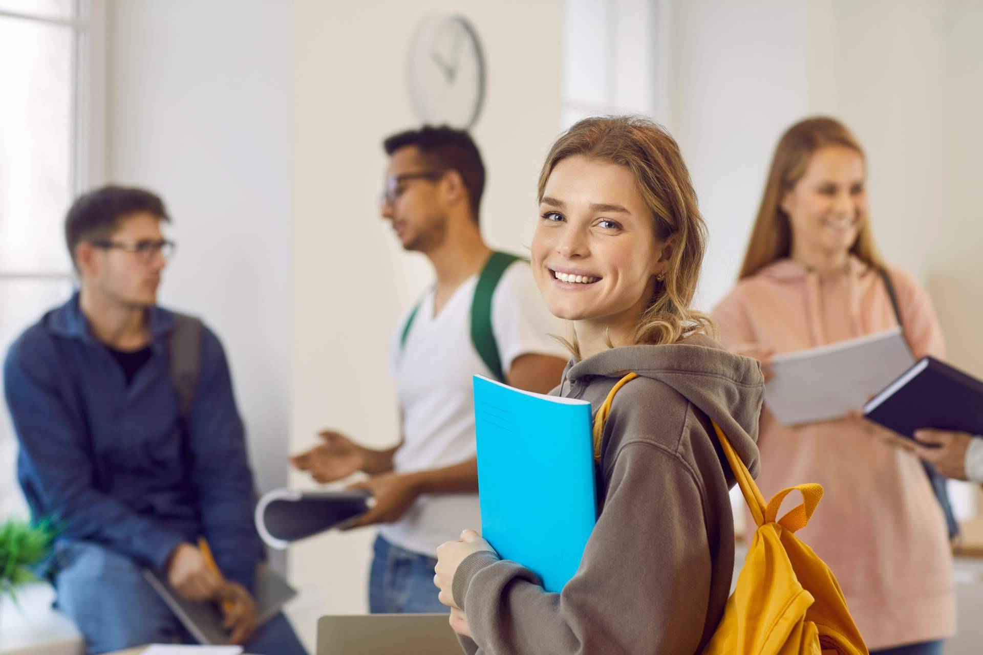 UNISEB amplía su oferta con más de 30 programas formativos propios avalados por la Universidad Isabel I