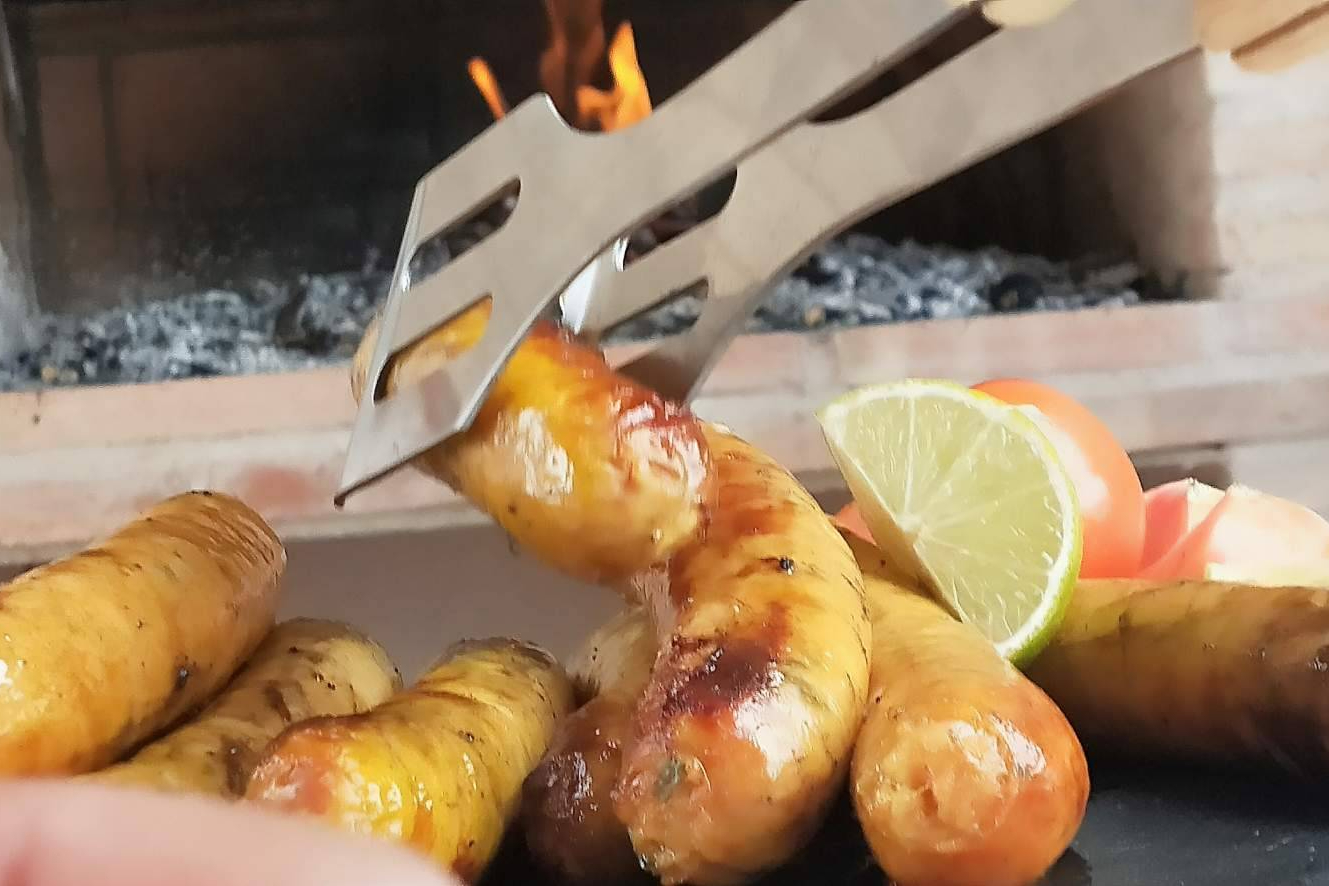 Embutidos colombianos y sabor latinoamericano, el sello de calidad de D’Carnilsa en España