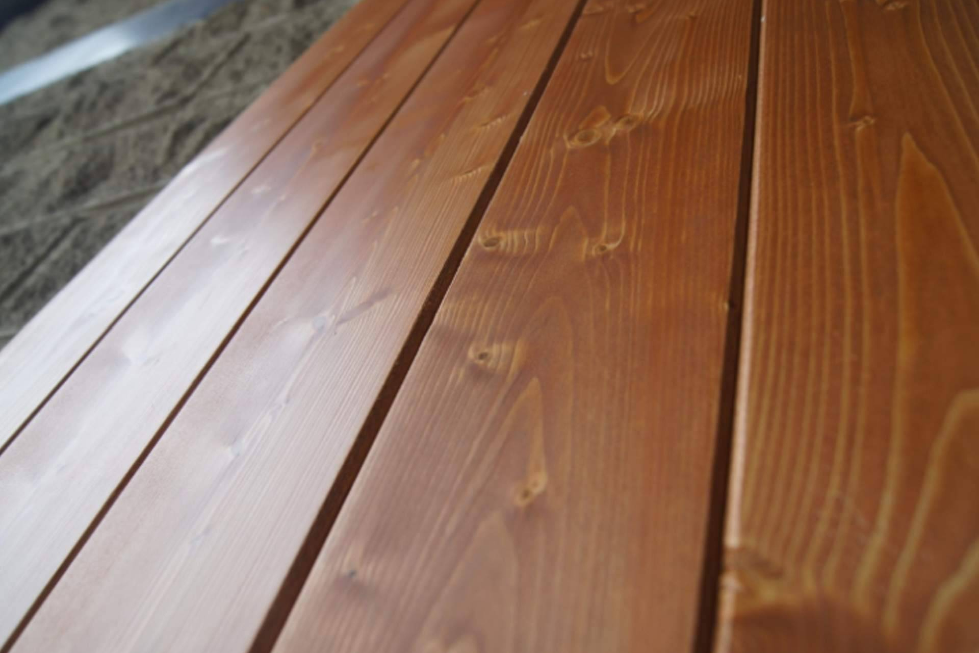 Panel sándwich de madera Caliplac; cubiertas aligeradas con aislamiento y friso decorativo