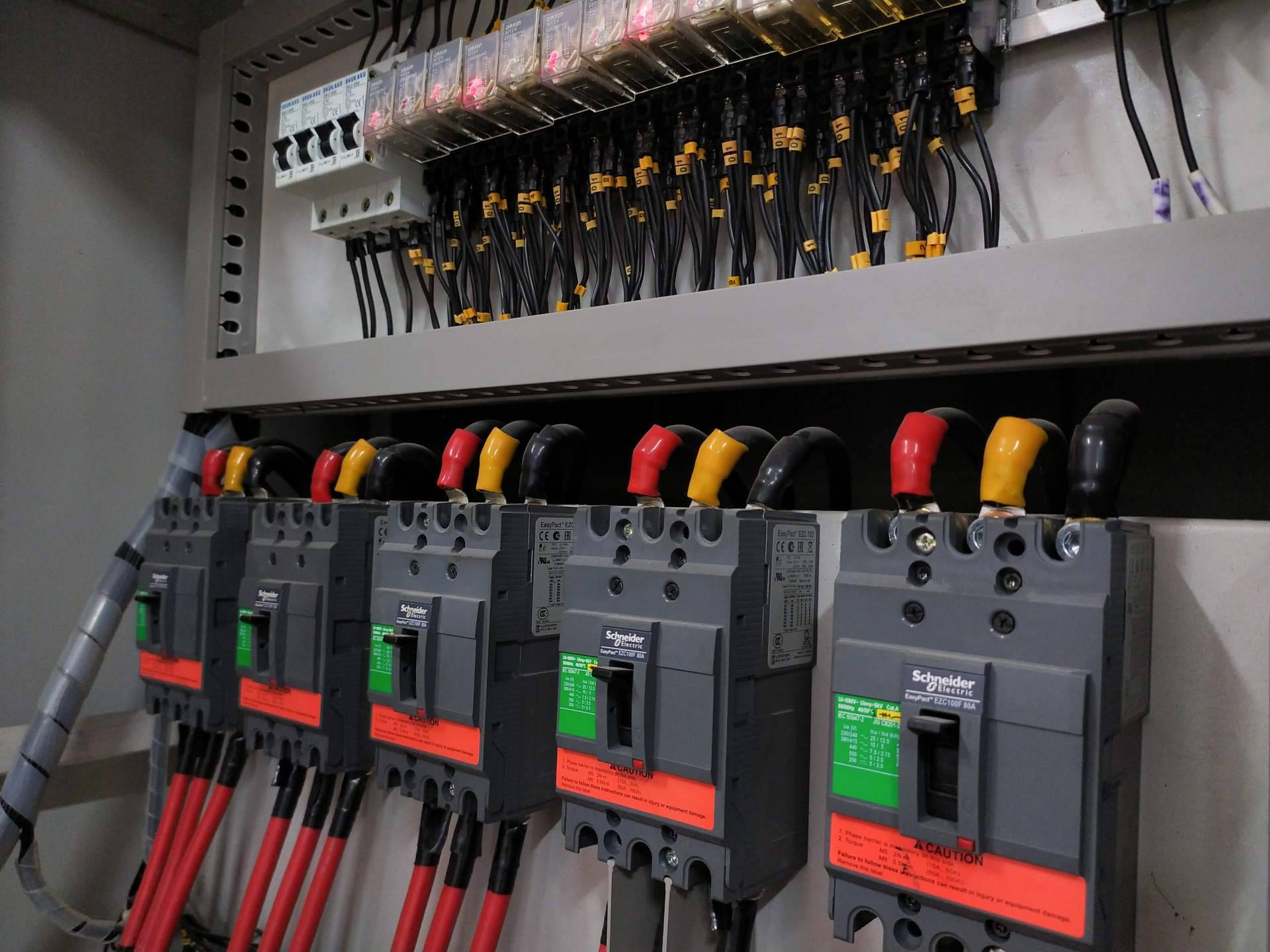 Cadenza Electric concentra stock de material eléctrico Schneider para proyectos eléctricos sin esperas