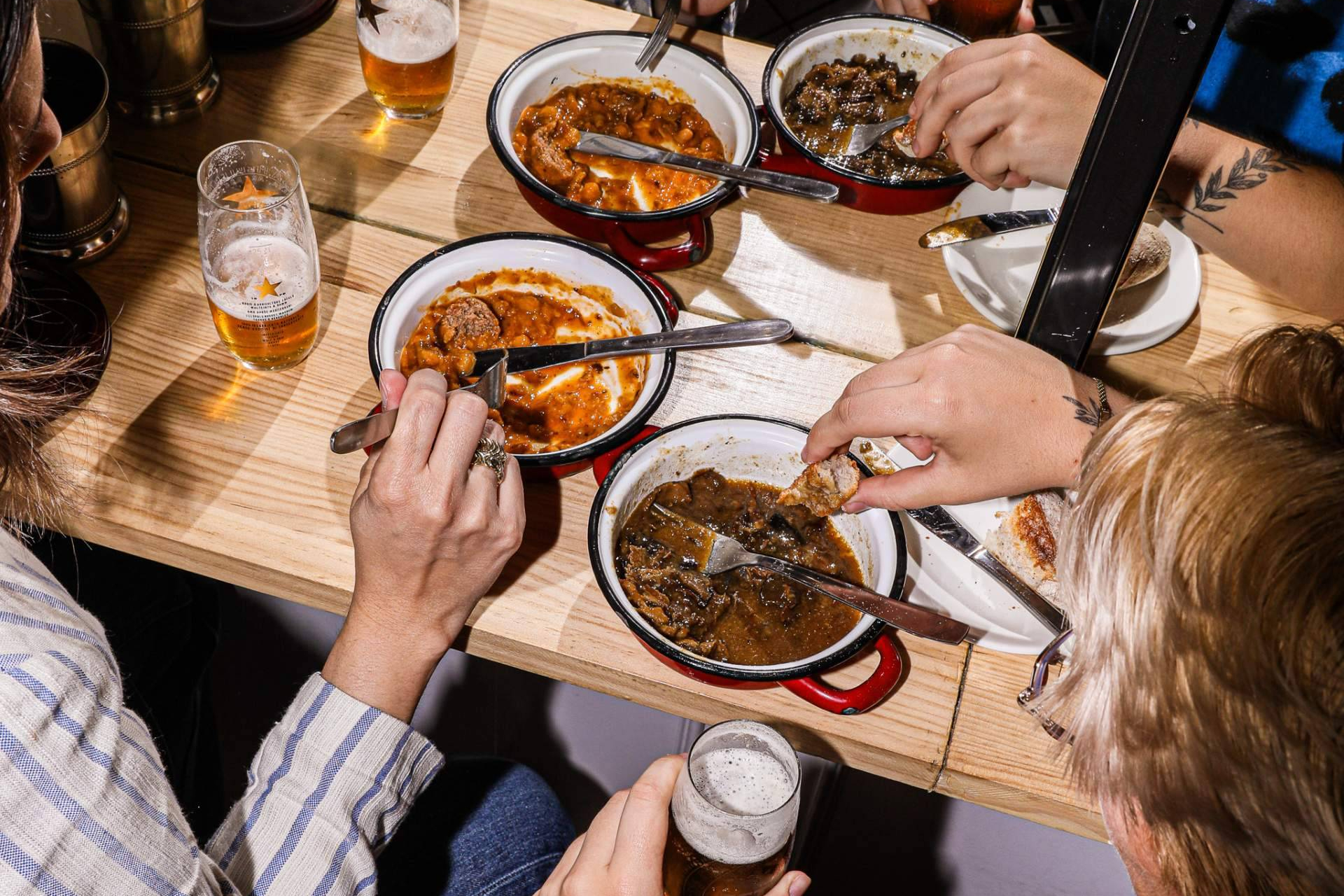 Cómo una agencia de marketing estratégico puede mejorar las ventas de un restaurante (con datos reales)