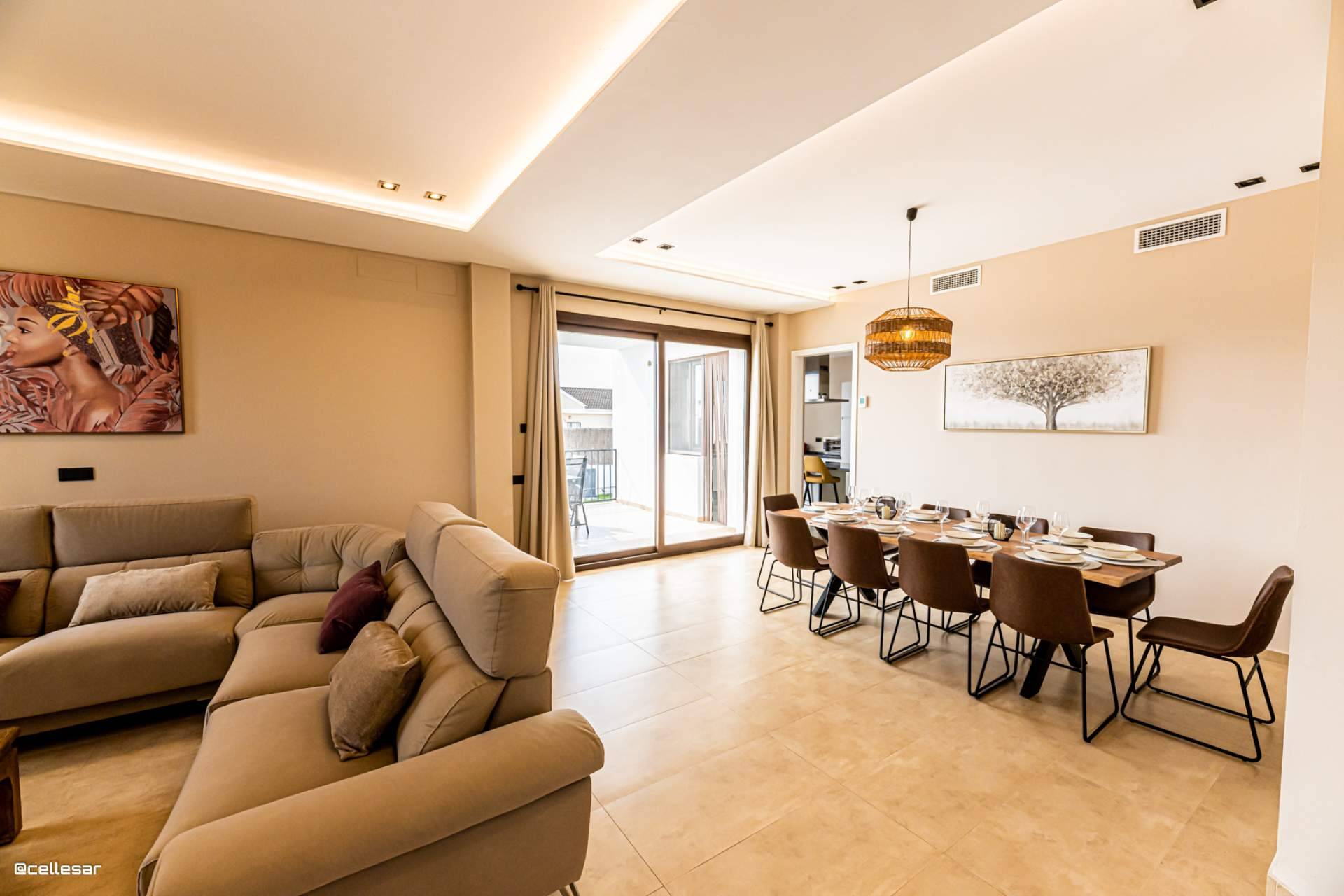 Una villa en Sevilla con piscina de 25 metros, cine privado y capacidad para grupos