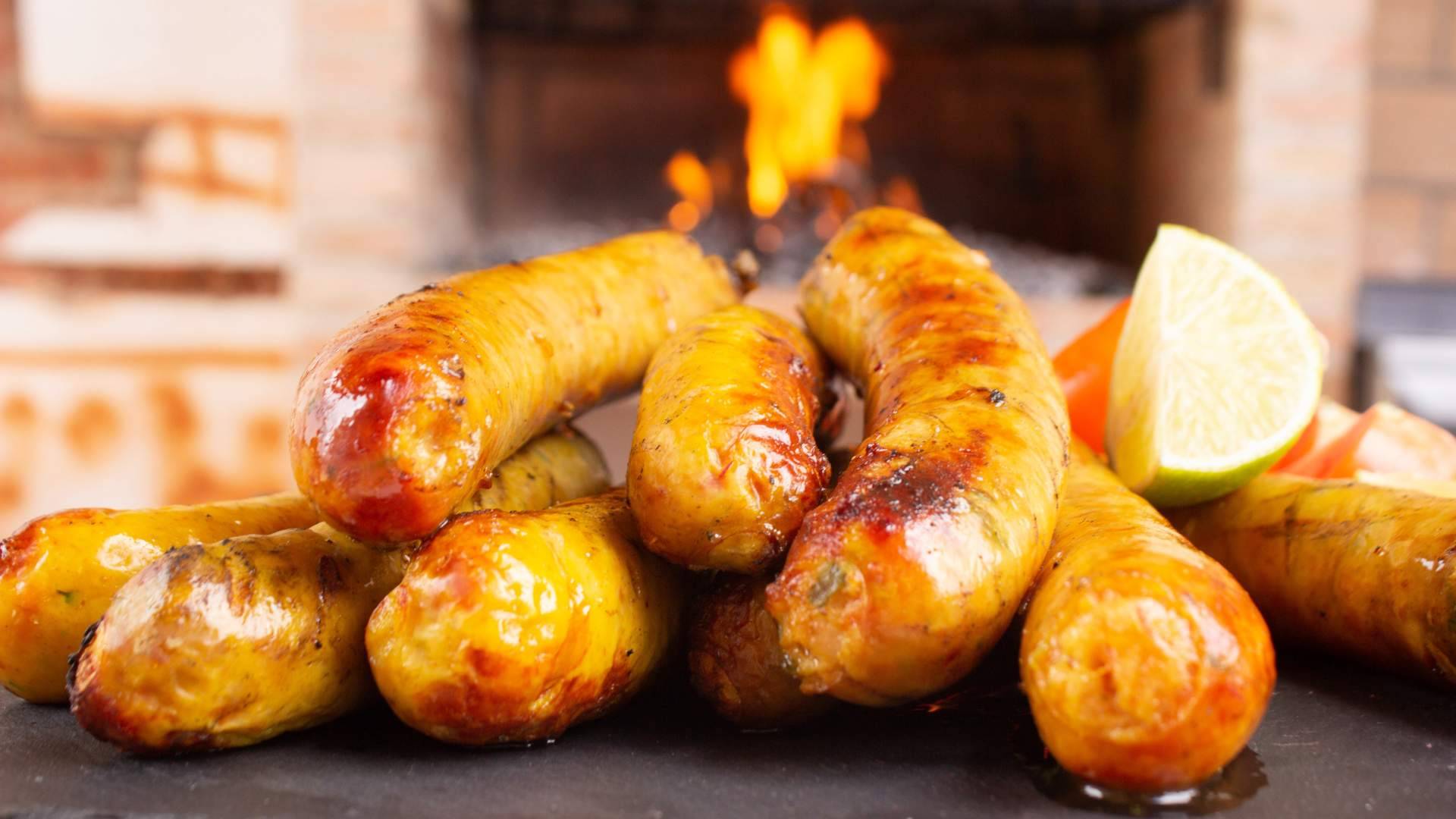 El sabor ahumado de D’Carnilsa que define el éxito de la salchicha ranchera en Europa