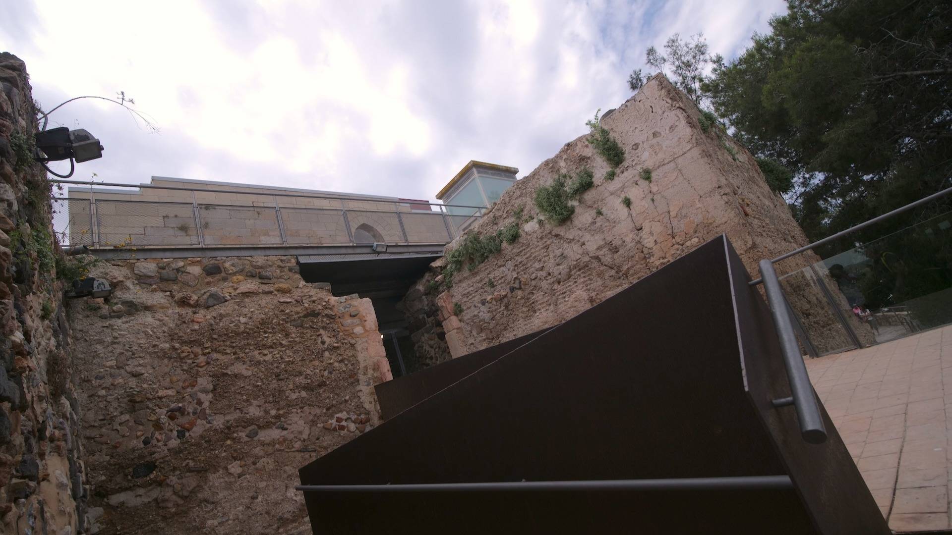Barco turístico, ascensor panorámico y castillo; la trilogía perfecta para descubrir la bahía de Cartagena