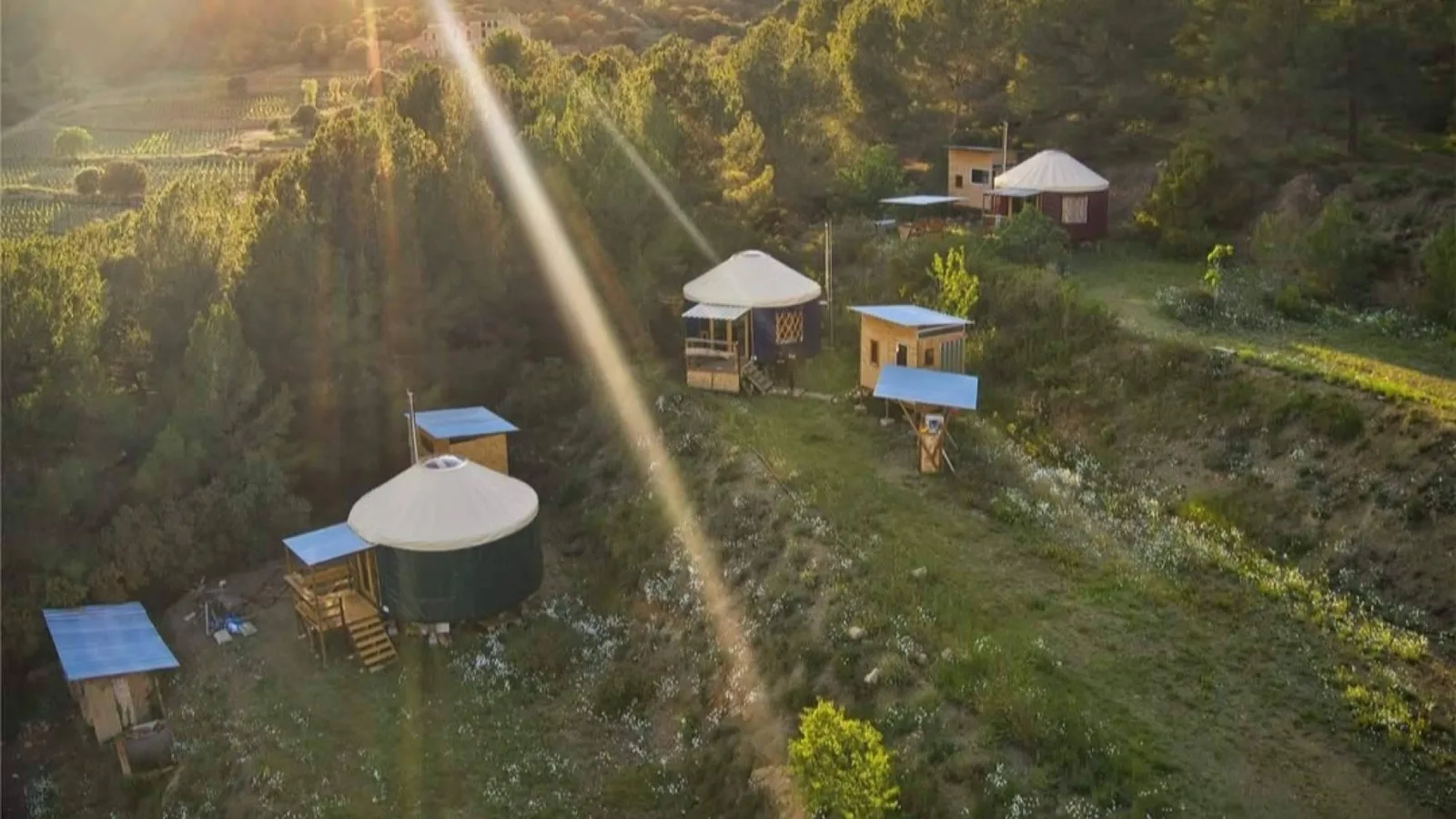 Celtic Yurts; La solución prefabricada y rápida a la vivienda que se puede montar sin pedir permisos