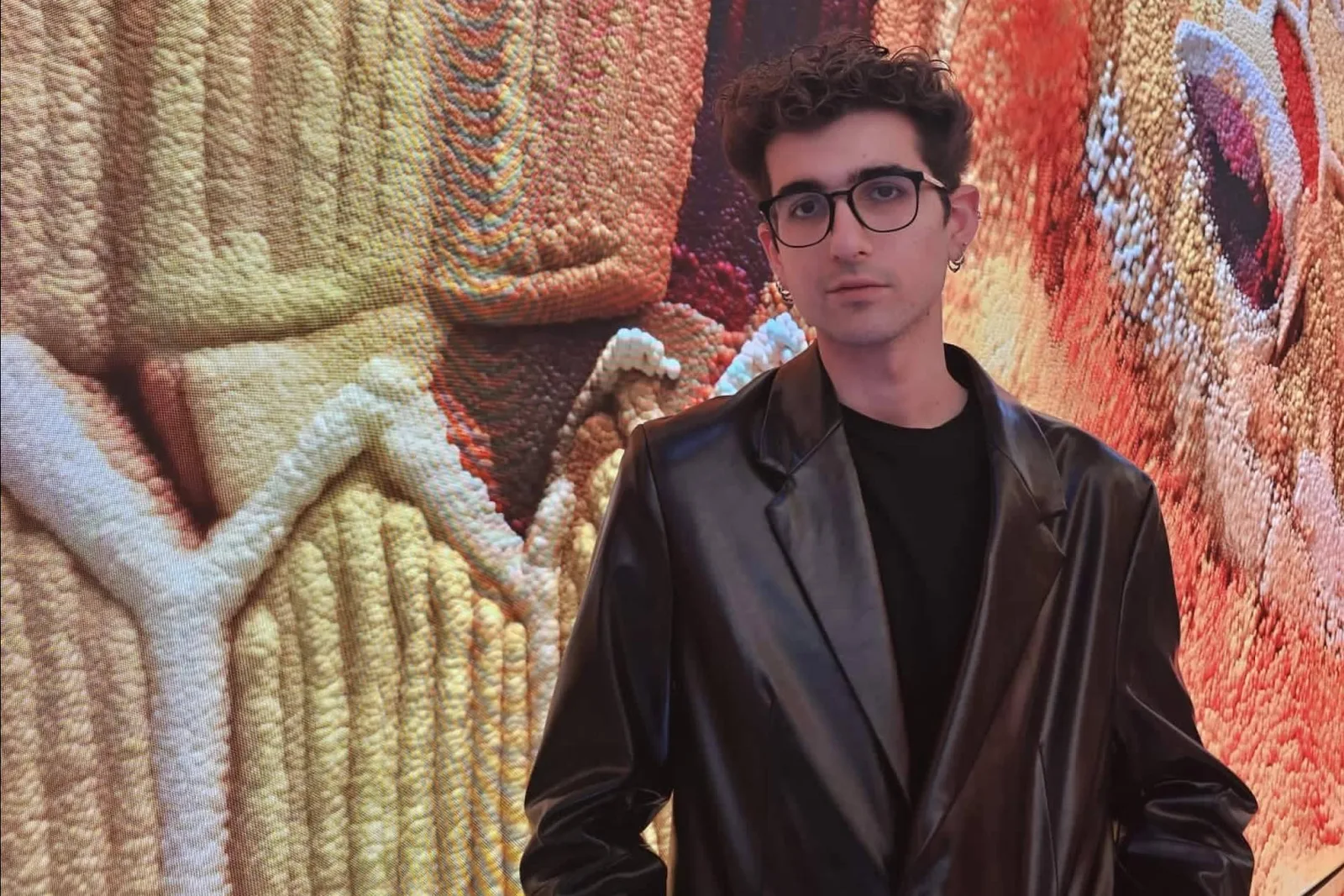 ´Cantos al desamor´; Fermín Remírez convierte la poesía en un viaje por las heridas y la esperanza del amor
